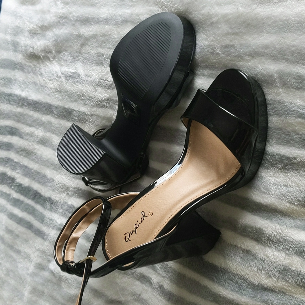 NWOT Qupid patent leather heels size 6 - Picture 3 of 4